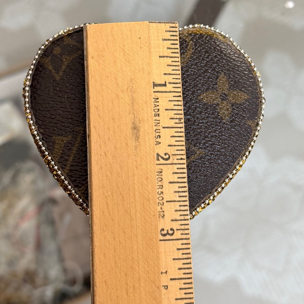 Louis Vuitton repurposed upcycled Heart-Shaped ceramic Jewelry Box - Picture 4 of 8